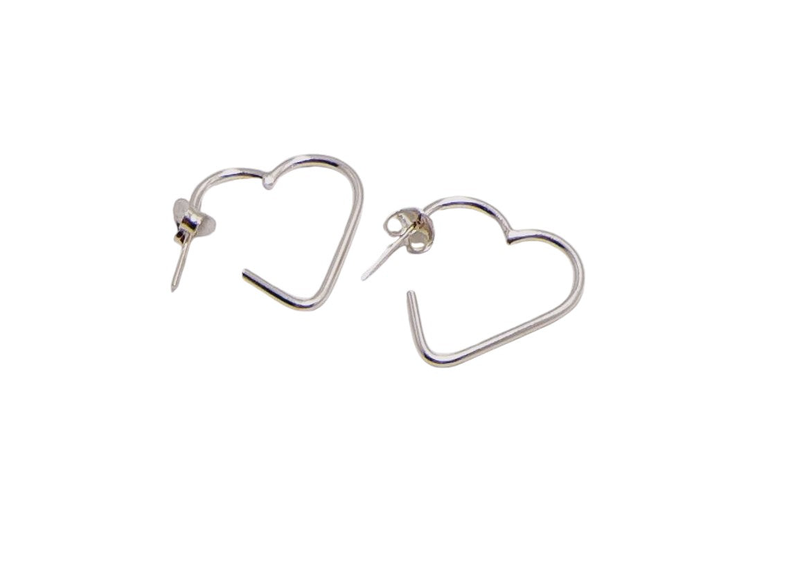 Argollas de plata con forma de corazón